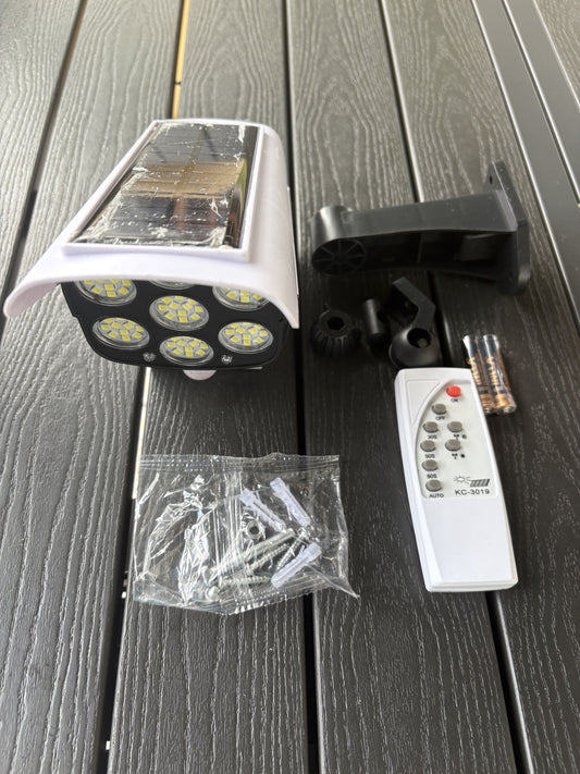 Lampara Solar Tipo Camara Con Sensor Movimiento 200w Lh627